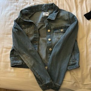 Cropped denim jacket